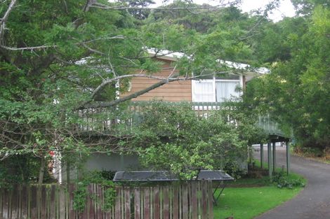 Photo of property in 10 Staincross Street, Green Bay, Auckland, 0604