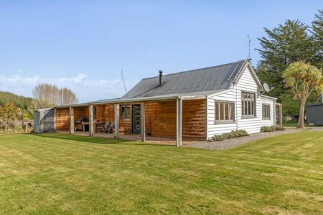 Photo of property in 948 Dipton Mossburn Road, Castle Downs, Dipton, 9791