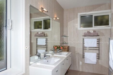 Photo of property in 102 Centennial Drive, Whitianga, 3510