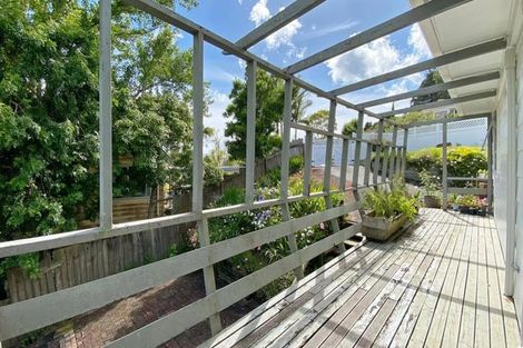 Photo of property in 22 Squirrel Lane, Browns Bay, Auckland, 0630