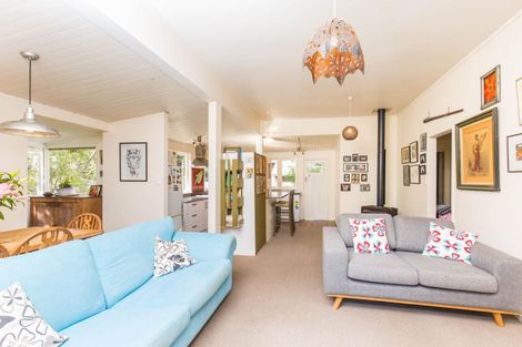 Photo of property in 98 Konini Road, Titirangi, Auckland, 0604