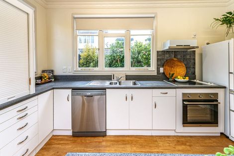 Photo of property in 1 Brassey Road, Saint Johns Hill, Whanganui, 4500