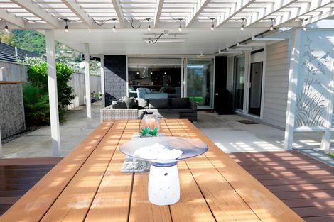 Photo of property in 5 Mahia Lane, Waikanae, 5036