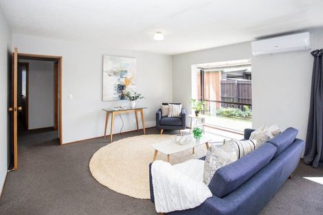 Photo of property in 2/9b Prestons Road, Redwood, Christchurch, 8051