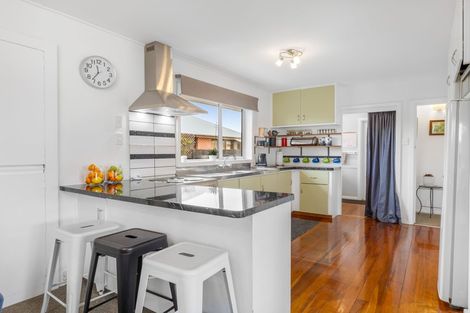 Photo of property in 42 Waratah Street, Avondale, Christchurch, 8061