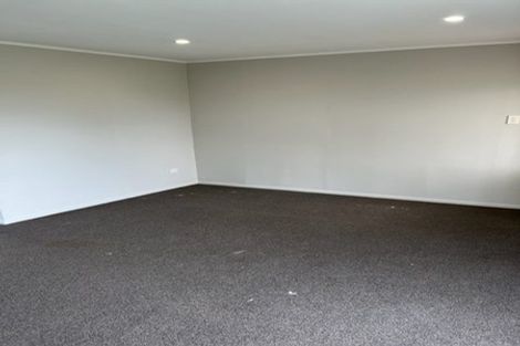 Photo of property in 4 Amberley Avenue, Te Atatu South, Auckland, 0610