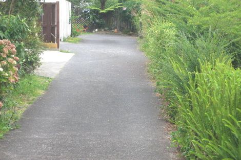 Photo of property in 2/32 Roberts Road, Glenfield, Auckland, 0629