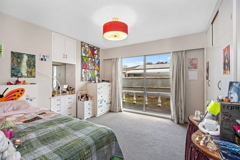 Photo of property in 18 Oakfield Street, Burnside, Christchurch, 8053