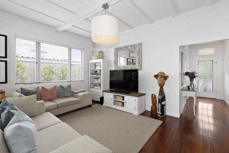 Photo of property in 88 Walker Road, Point Chevalier, Auckland, 1022