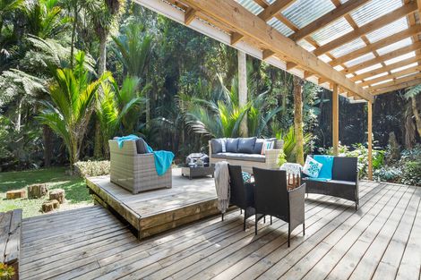 Photo of property in 3 Opanuku Road, Henderson Valley, Auckland, 0612