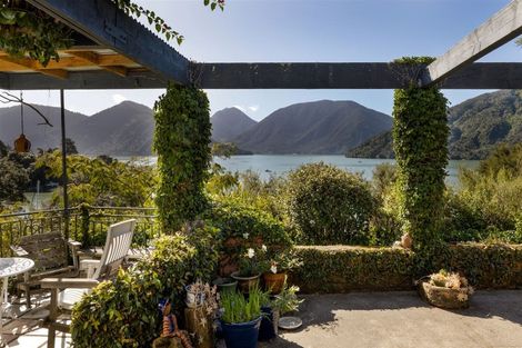 Photo of property in 577 Queen Charlotte Drive, Havelock, Picton, 7281