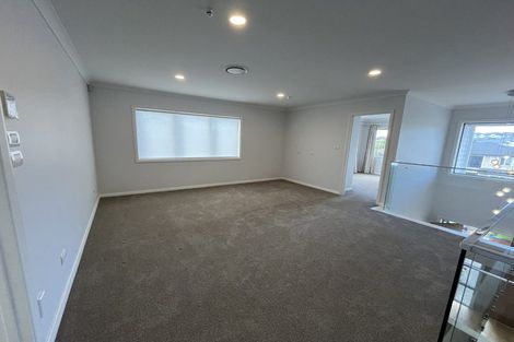 Photo of property in 26 Lagonda Rise, Oteha, Auckland, 0632