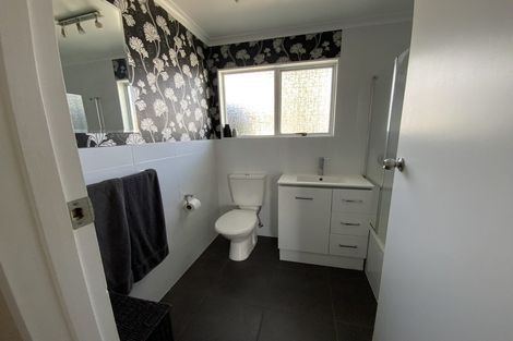 Photo of property in 52 Cascade Crescent, Westbrook, Palmerston North, 4412