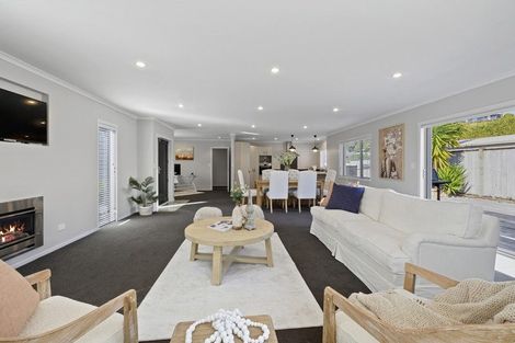 Photo of property in 20 Fernbrook Drive, Hurworth, New Plymouth, 4310