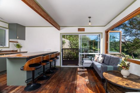 Photo of property in 6 Main Road, Raglan, 3225