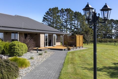 Photo of property in 8 Pitt Road, Hillsborough, New Plymouth, 4372