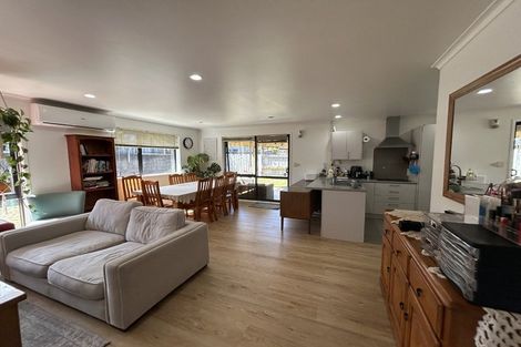 Photo of property in 11f Antalya Place, Manurewa, Auckland, 2102