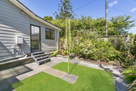 Photo of property in 1/37 View Road, Henderson, Auckland, 0612