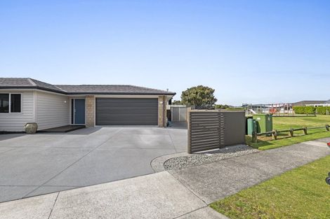 Photo of property in 2 Wentworth Lane, Waiwhakaiho, New Plymouth, 4312