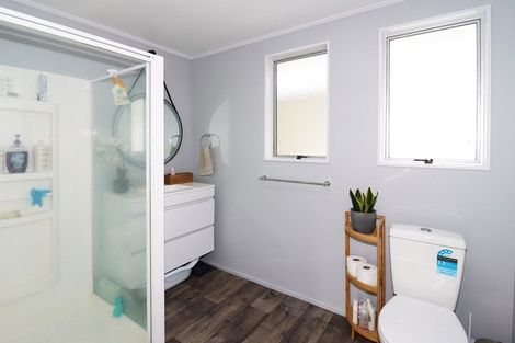 Photo of property in 22 Kupe Drive, Carterton, 5713