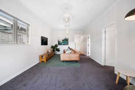 Photo of property in 39 Tuatoru Street, Eastbourne, Lower Hutt, 5013