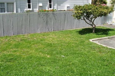 Photo of property in 18-20 Poplar Grove, Thorndon, Wellington, 6011