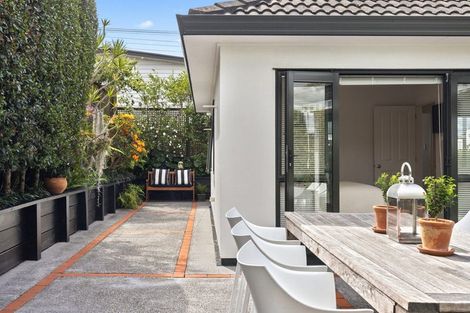 Photo of property in 3/34 Parkhill Road, Mellons Bay, Auckland, 2014