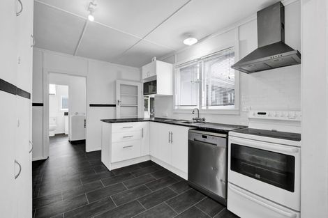 Photo of property in 59 Camberwell Road, Hawera, 4610