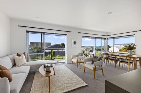 Photo of property in 15 Halyard Place, Te Atatu Peninsula, Auckland, 0610