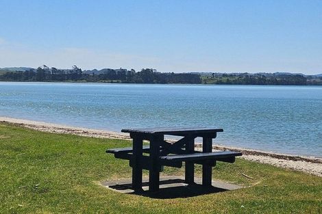 Photo of property in 2 Mutetai Road, Clarks Beach, 2122