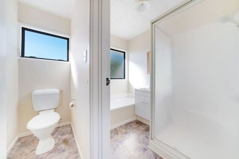 Photo of property in 26 Kopara Place, Clendon Park, Auckland, 2103