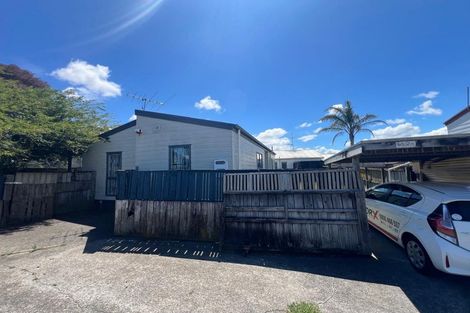 Photo of property in 2/142 Shifnal Drive, Randwick Park, Auckland, 2105