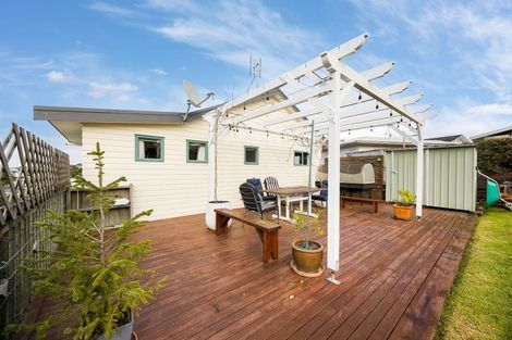 Photo of property in 16 Tamatea Drive, Snells Beach, 0920