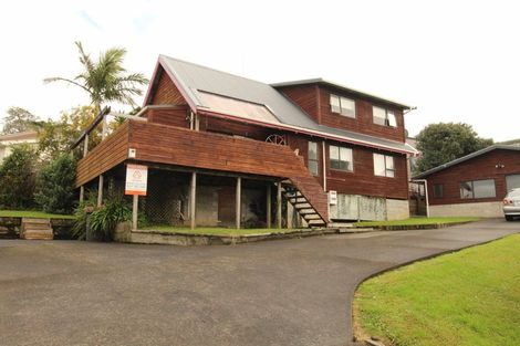 Photo of property in 10 Kayle Glen, West Harbour, Auckland, 0618