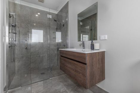 Photo of property in 9 Baxters Rise, Aotea, Porirua, 5024