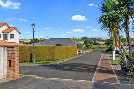 Photo of property in 64 Ayrshire Drive, Grandview Heights, Hamilton, 3200