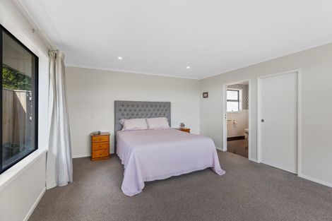 Photo of property in 10 Ta Paora Drive, Bell Block, New Plymouth, 4312