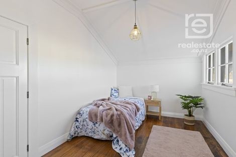 Photo of property in 16 Bulteel Street, New Plymouth, 4310