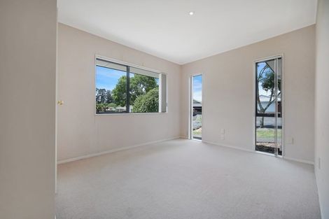 Photo of property in 2/6 Solana Court, Botany Downs, Auckland, 2010