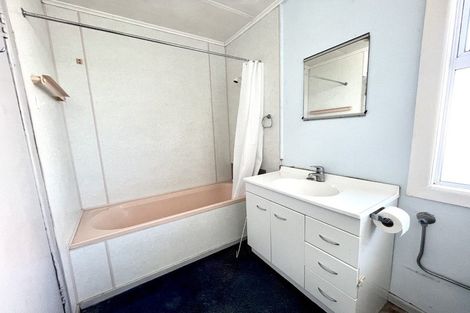 Photo of property in 1 Kapiti Terrace, Castlecliff, Whanganui, 4501