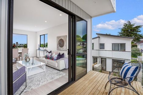 Photo of property in 16a Sheridan Drive, New Lynn, Auckland, 0600