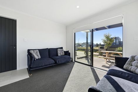 Photo of property in 24 Atutahi Lane, Papamoa, 3118