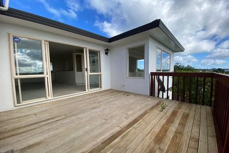 Photo of property in 8 Canary Place, Unsworth Heights, Auckland, 0632