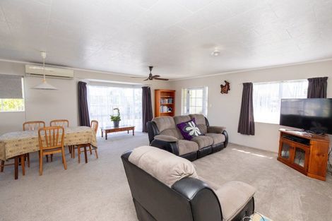 Photo of property in 39 Darlington Street, Ngatea, 3503
