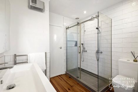 Photo of property in 422a Old Te Atatu Road, Te Atatu Peninsula, Auckland, 0610