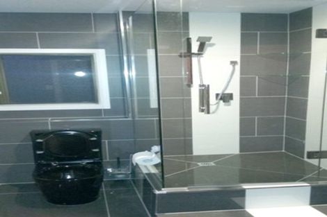 Photo of property in 1/7 Northwick Place, Hillcrest, Auckland, 0627