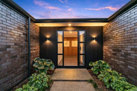 Photo of property in 4a Roland Road, Greenhithe, Auckland, 0632