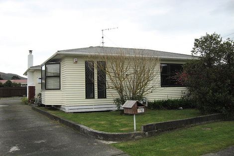 Photo of property in 15 Miles Crescent, Wainuiomata, Lower Hutt, 5014
