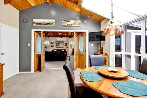 Photo of property in 50 Leslie Street, Waitara, 4320