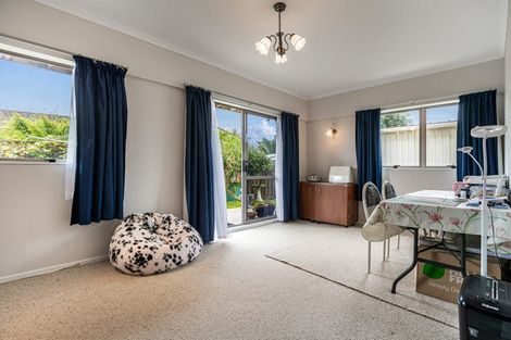 Photo of property in 76b Kiwi Esplanade, Mangere Bridge, Auckland, 2022